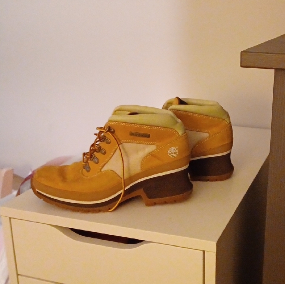 Timberland Tan Ankle Boots with Laces